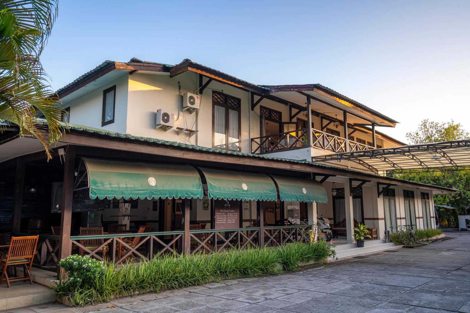 โรงแรมซามาวา ทรานซิท Sumbawa Besar ภายนอก รูปภาพ